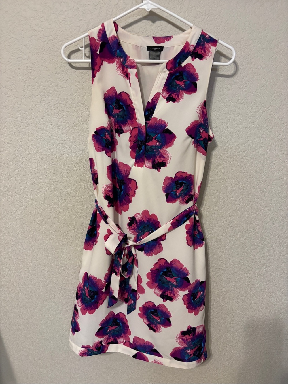 Ann Taylor White Floral Shift Dress